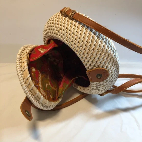 Round Rattan Bag White Handmade Crossbody Bag with Synthetic Leather Straps - Picture 3 of 10